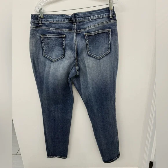 Maurices Dark Wash Skinny Jeans - Picture 4 of 4